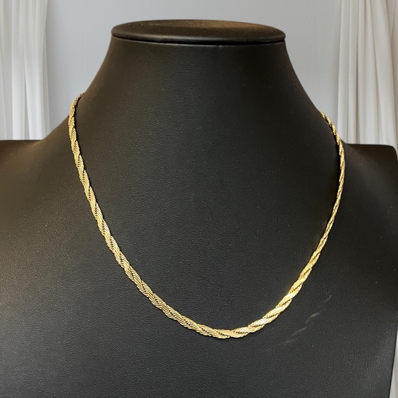 Vintage MONET Braided Herringbone Gold Tone Necklace 18" - Picture 1 of 4